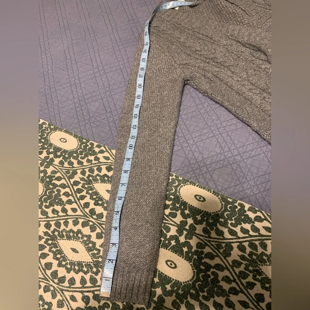 Cardigan - Picture 5 of 6